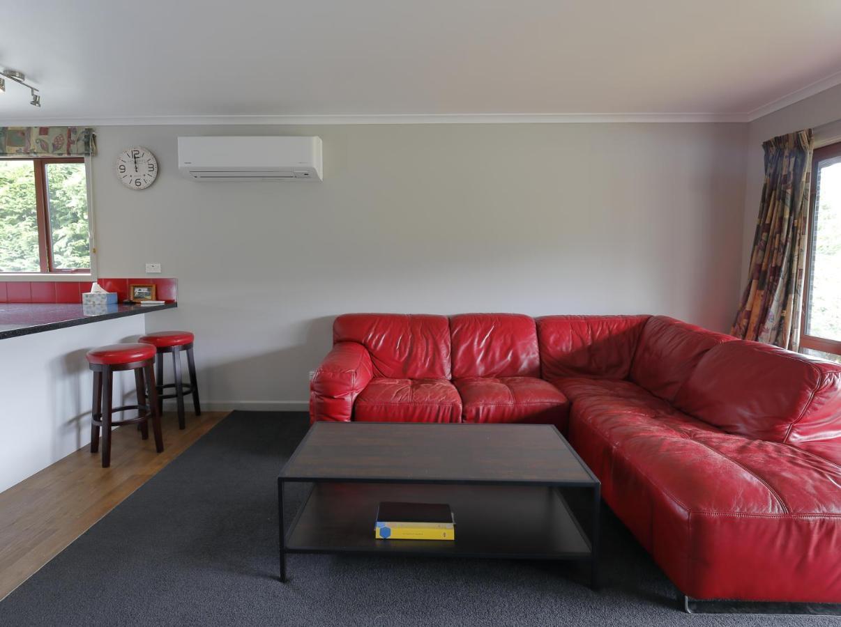 Mokonui Cottage - Te Anau Holiday Home Экстерьер фото